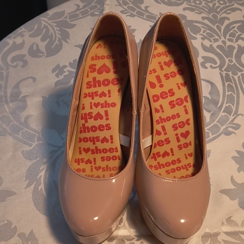 Exhilaration high heel shoes size 7 Nude